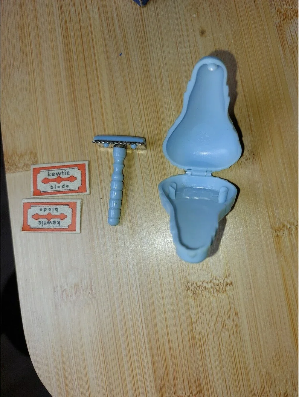 Kewtie miniature safety razor set